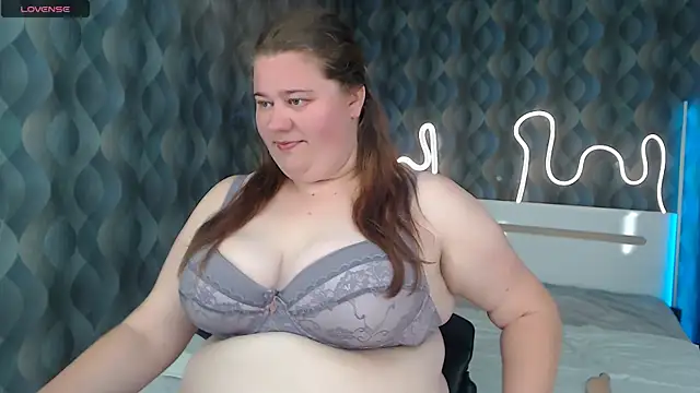 Snapshot of Bella_Blvck chatting on May 2026 05:52:01 PM Bella Blvck online show from May 2026 05:52:01 PM