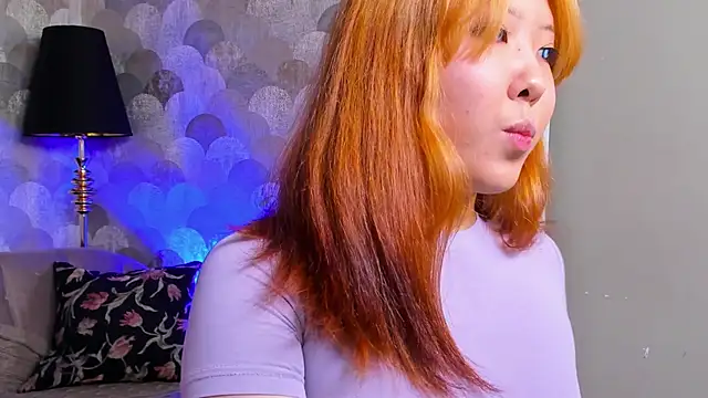 Snapshot of AzureMimi chatting on April 2026 01:50:01 PM AzureMimi online show from April 2026 01:50:01 PM