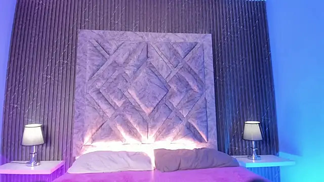 TaylorBloom online show from April 2026 12:11:02 PM