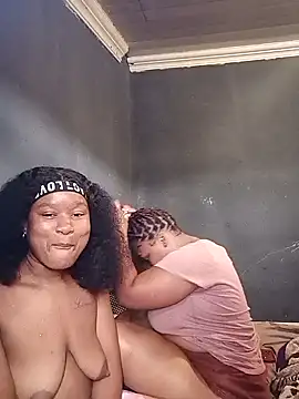 Snapshot of Diva-girl1 chatting on April 2026 10:32:01 AM Diva-girl1 online show from April 2026 10:32:01 AM