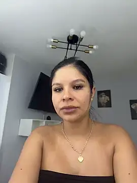 Snapshot of Elara_Luxe chatting on June 2026 09:52:01 PM Elara Luxe online show from June 2026 09:52:01 PM