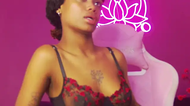 Spicy Cinammon online show from April 2026 01:42:02 AM