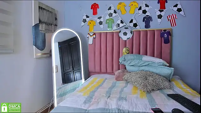 butterflydoll  online show from July 2026 06:24:02 PM