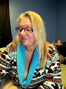 Snapshot of RavensLove chatting on May 2026 11:45:01 PM RavensLove online show from May 2026 11:45:01 PM