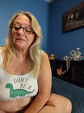 Snapshot of RavensLove chatting on June 2026 11:31:02 PM RavensLove online show from June 2026 11:31:02 PM