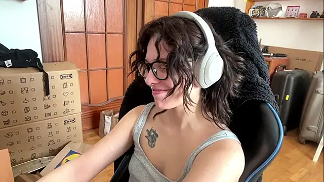 PillowPeachX online show from May 2026 08:19:02 AM