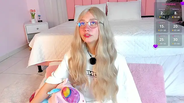Snapshot of sweett_fire chatting on April 2026 08:57:02 PM sweett fire online show from April 2026 08:57:02 PM