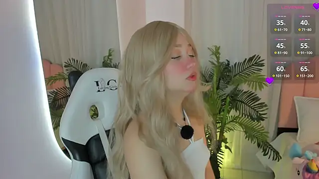 Snapshot of sweett_fire chatting on May 2026 05:29:02 PM sweett fire online show from May 2026 05:29:02 PM