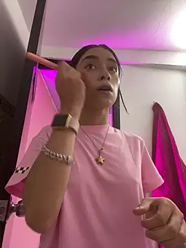 Snapshot of Alahia_pink_ chatting on April 2026 05:52:01 AM Alahia pink online show from April 2026 05:52:01 AM