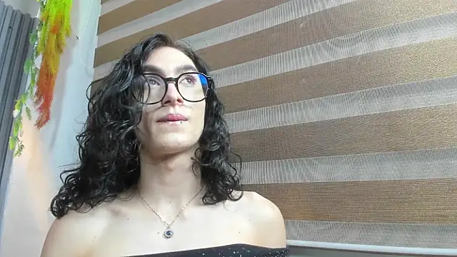 Snapshot of Shammy_rosse chatting on June 2026 08:20:02 PM Shammy rosse online show from June 2026 08:20:02 PM