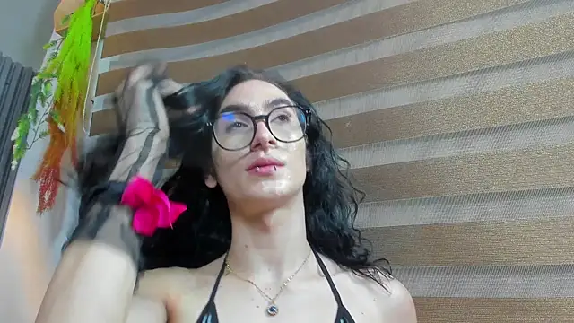 Snapshot of Shammy_rosse chatting on July 2026 10:01:02 PM Shammy rosse online show from July 2026 10:01:02 PM