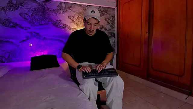 Iam OttoAndrew online show from May 2026 04:53:02 AM
