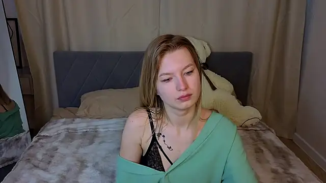 Lisa Hummi online show from April 2026 01:28:02 AM