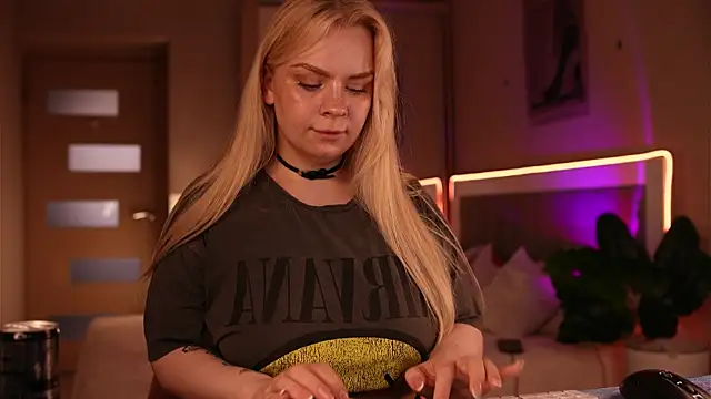 LisaLove3 online show from July 2026 10:21:02 AM