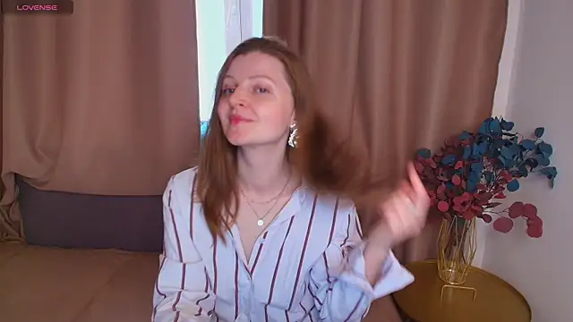 Liza  Evans online show from May 2026 02:06:01 AM