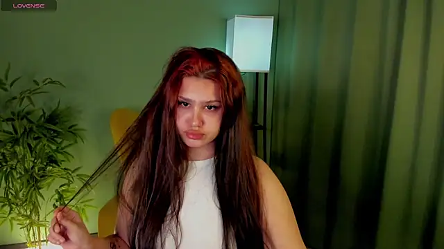 Snapshot of nicolewoss chatting on April 2026 04:12:01 AM nicolewoss online show from April 2026 04:12:01 AM