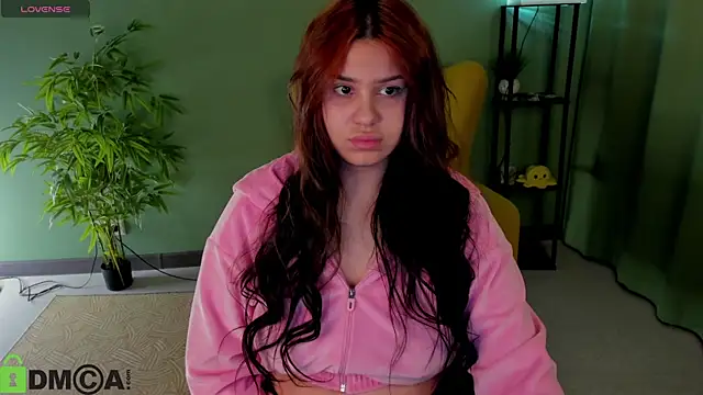 Snapshot of nicolewoss chatting on May 2026 04:19:01 AM nicolewoss online show from May 2026 04:19:01 AM
