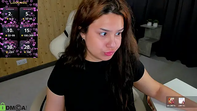 nicolewoss online show from July 2026 04:28:01 AM