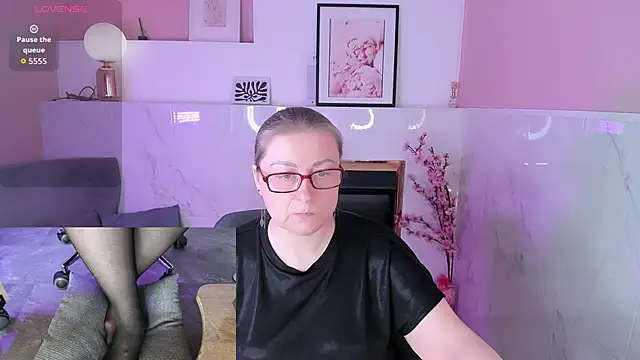 Snapshot of Alexandra_Kind chatting on April 2026 08:54:02 PM Alexandra Kind online show from April 2026 08:54:02 PM
