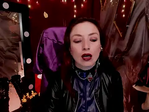 Snapshot of Queenscarlettsecret chatting on May 2026 04:55:02 PM Queenscarlettsecret online show from May 2026 04:55:02 PM