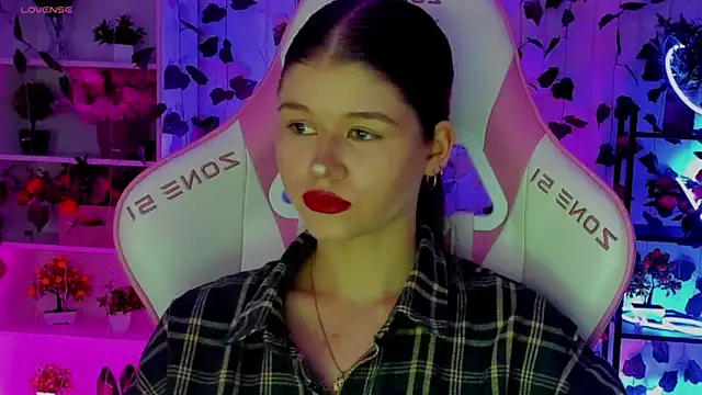 alice tails online show from April 2026 09:54:01 PM