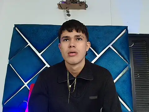EdwinBoys online show from May 2026 01:51:02 PM