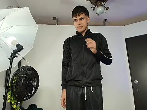 EdwinBoys online show from May 2026 01:39:02 PM