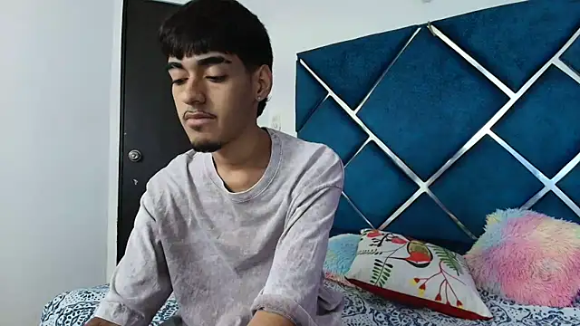 EdwinBoys online show from May 2026 12:44:01 PM