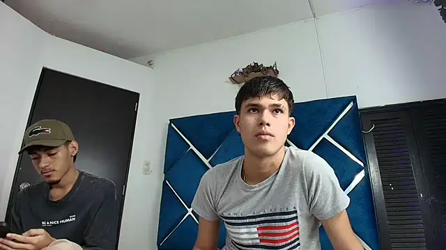 EdwinBoys online show from May 2026 01:18:02 PM