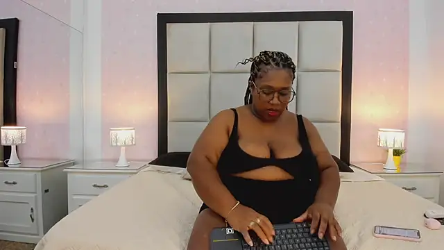 Snapshot of TreisyVixen chatting on July 2026 02:49:02 AM TreisyVixen online show from July 2026 02:49:02 AM
