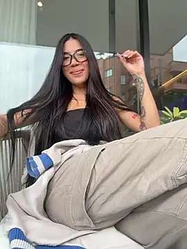 Snapshot of babedemon666 chatting on April 2026 04:00:01 PM babedemon666 online show from April 2026 04:00:01 PM