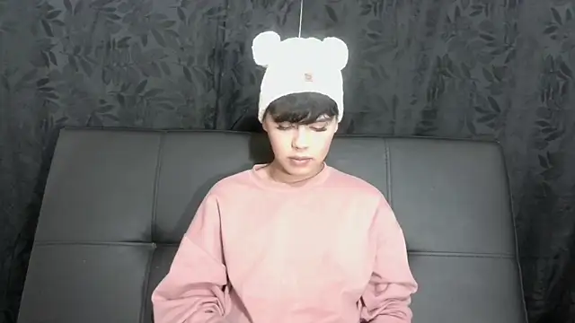 Snapshot of Felipe_Kold chatting on May 2026 01:12:02 AM Felipe Kold online show from May 2026 01:12:02 AM