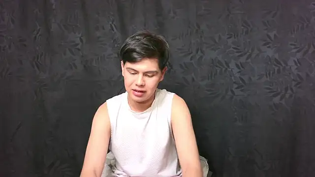 Snapshot of Felipe_Kold chatting on May 2026 01:57:16 AM Felipe Kold online show from May 2026 01:57:16 AM