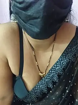 sweetylove01 online show from August 2026 06:24:01 PM