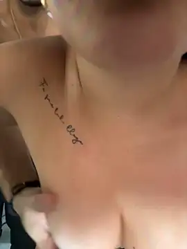 Snapshot of Sara_fun chatting on February 2025 12:02:02 PM Sara fun online show from February 2025 12:02:02 PM