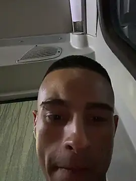 willclayy online show from May 2026 11:43:02 PM