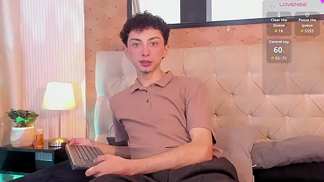 Snapshot of harry_salvatore chatting on May 2026 11:38:01 AM harry salvatore online show from May 2026 11:38:01 AM
