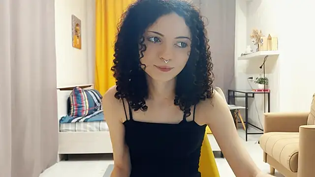 CinnamonCurl online show from June 2026 11:29:02 PM