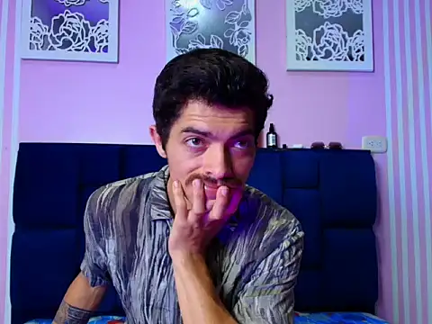 taylor Stele online show from April 2026 01:59:01 PM