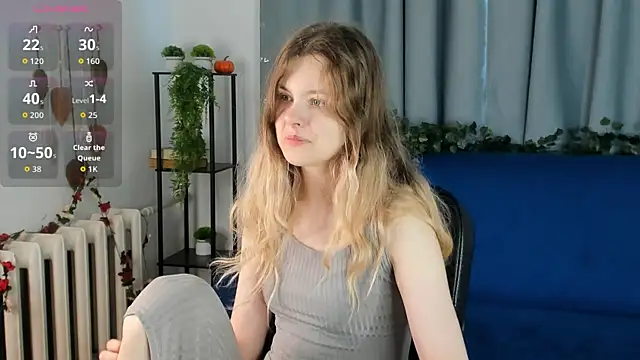 Glitch Doll online show from May 2026 05:45:01 AM