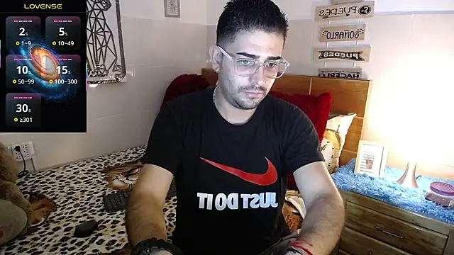 Snapshot of andders_ chatting on June 2026 06:07:02 PM andders online show from June 2026 06:07:02 PM