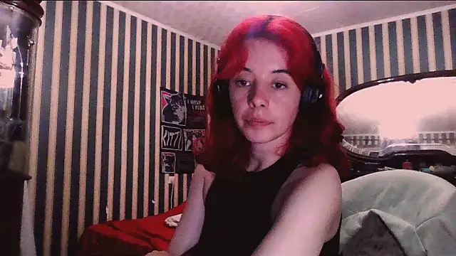 Snapshot of amberrrdolll_ chatting on June 2026 08:10:01 PM amberrrdolll online show from June 2026 08:10:01 PM
