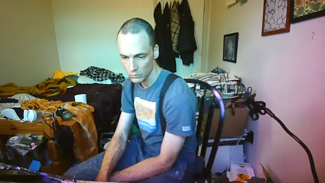 JohnnyMoves online show from June 2026 07:24:02 PM