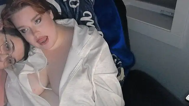 Snapshot of clairexcx chatting on April 2026 05:52:01 AM clairexcx online show from April 2026 05:52:01 AM