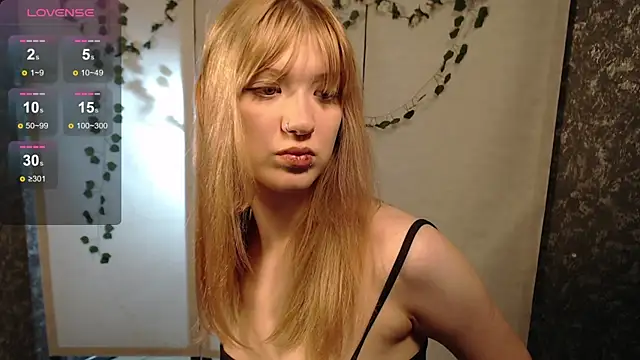 Snapshot of Lina_Wi chatting on April 2026 08:57:02 PM Lina Wi online show from April 2026 08:57:02 PM