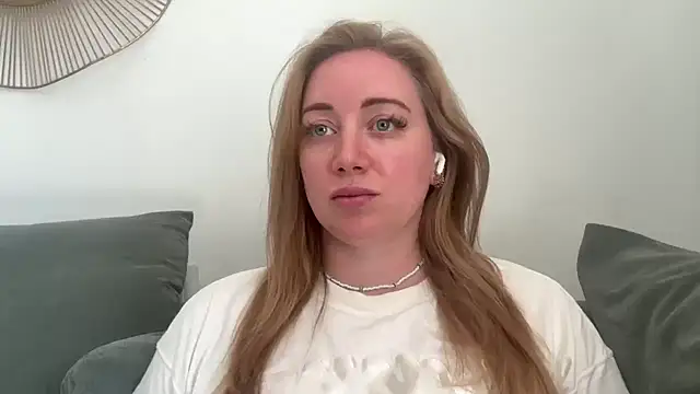 arielsweetieee online show from July 2026 09:05:02 AM