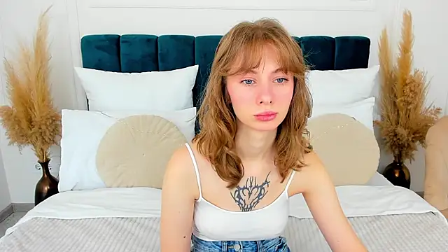 EricaLow online show from July 2026 05:11:02 AM