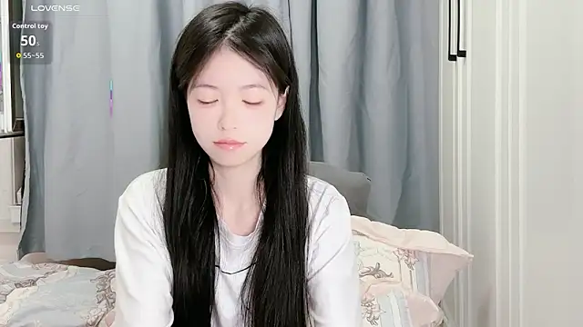 XiaoMei-iiiiii online show from May 2026 04:37:01 PM