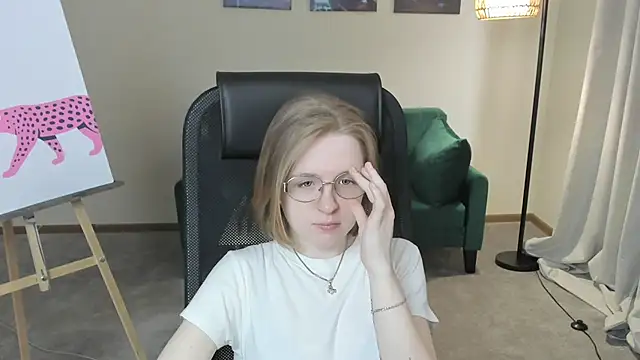 CaylaFahrni online show from April 2026 08:18:02 AM