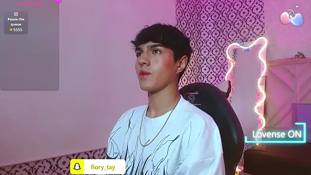 Snapshot of Damian_tay chatting on July 2026 11:39:02 AM Damian tay online show from July 2026 11:39:02 AM